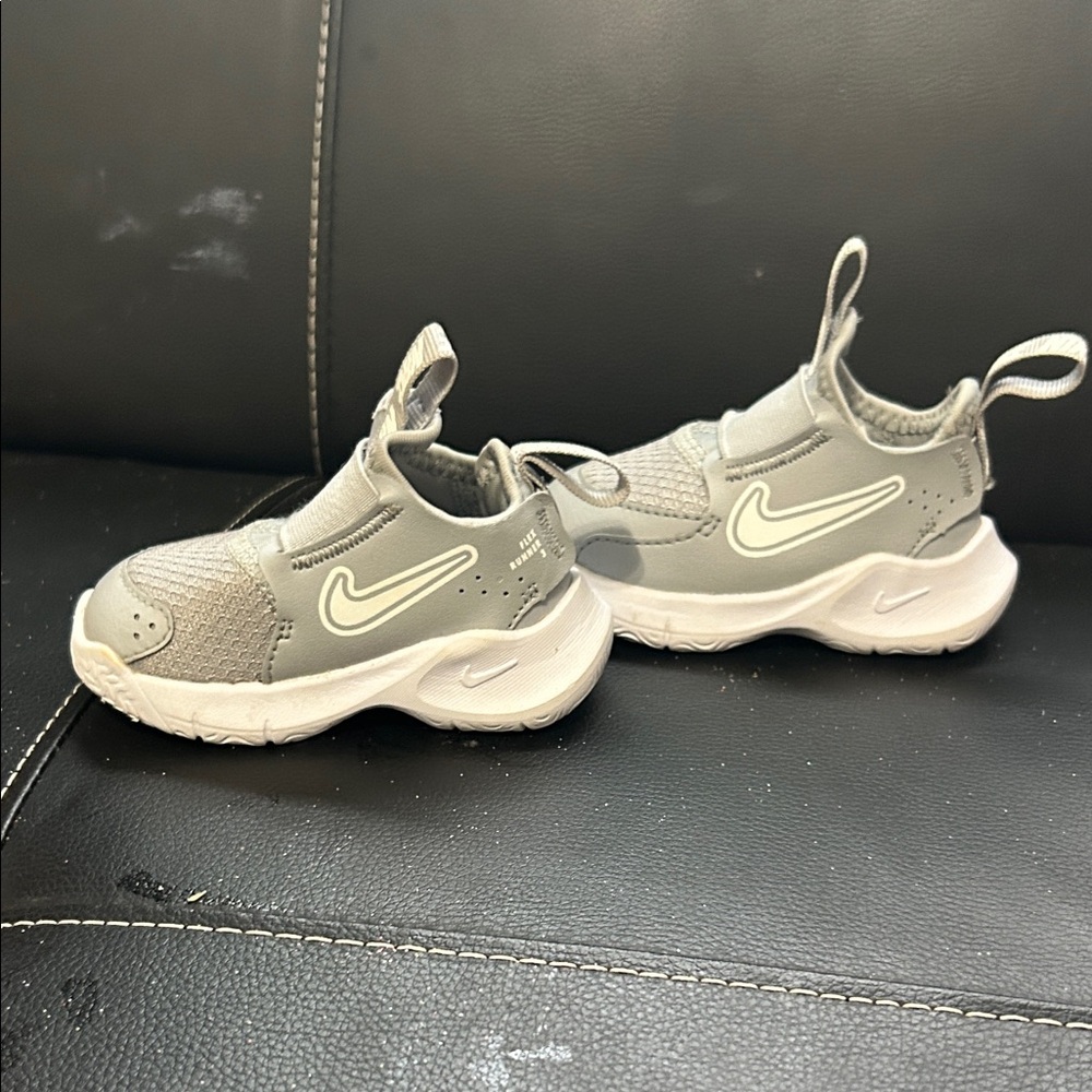Nike Kids Light Gray Sneakers